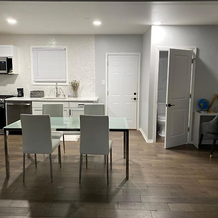Modern 3Bed 2Bath Ranch With Diy Art Porch 3Tvs And Huge Front Yard To Enjoy! Vila Calumet City Exterior foto